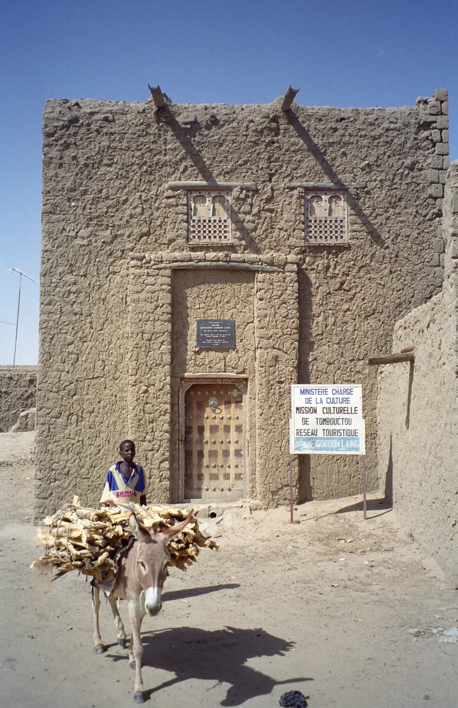 The house in Timbuktu where Alexander Gordon Laing stayed in 1826, marked with a plaque by its door
