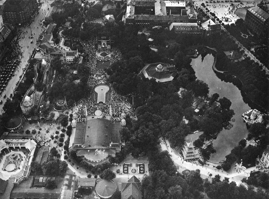 The Tivoli Gardens seen from the air by the Swiss balloonist Eduard Spelterini