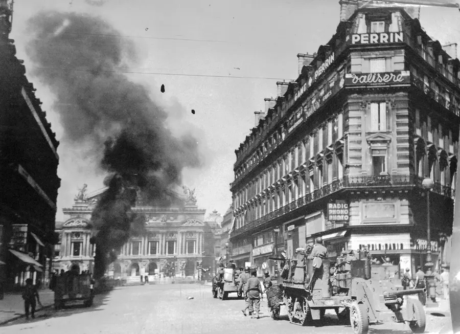 Armoured vehicles of Leclerc's division fighting in front of the Opéra in Paris on 25 August 1944