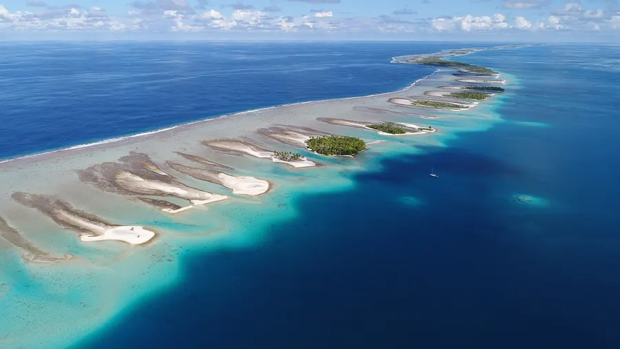 The atoll of Raroia in French Polynesia seen from the air, the island where the Kon-Tiki came ashore