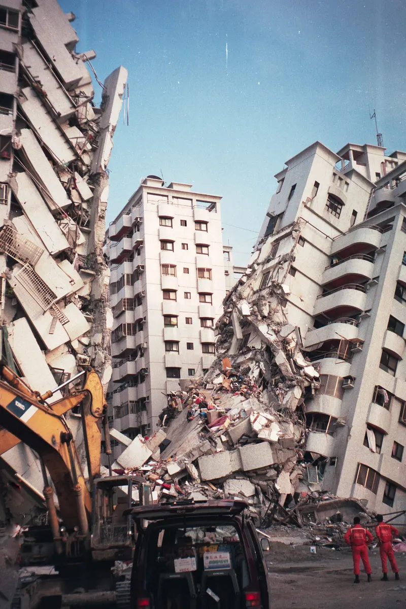A South Korean rescue team responding to the 1999 earthquake in Taiwan.