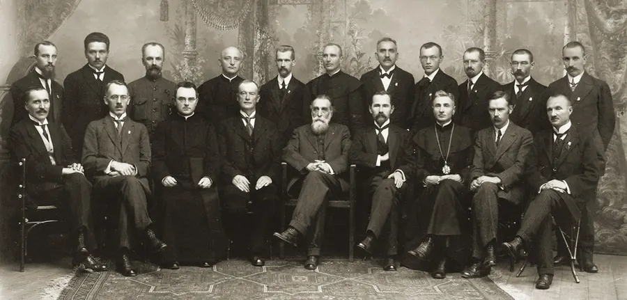 Members of the Council of Lithuania in 1917, with its chairman Jonas Basanavičius seated at the centre.