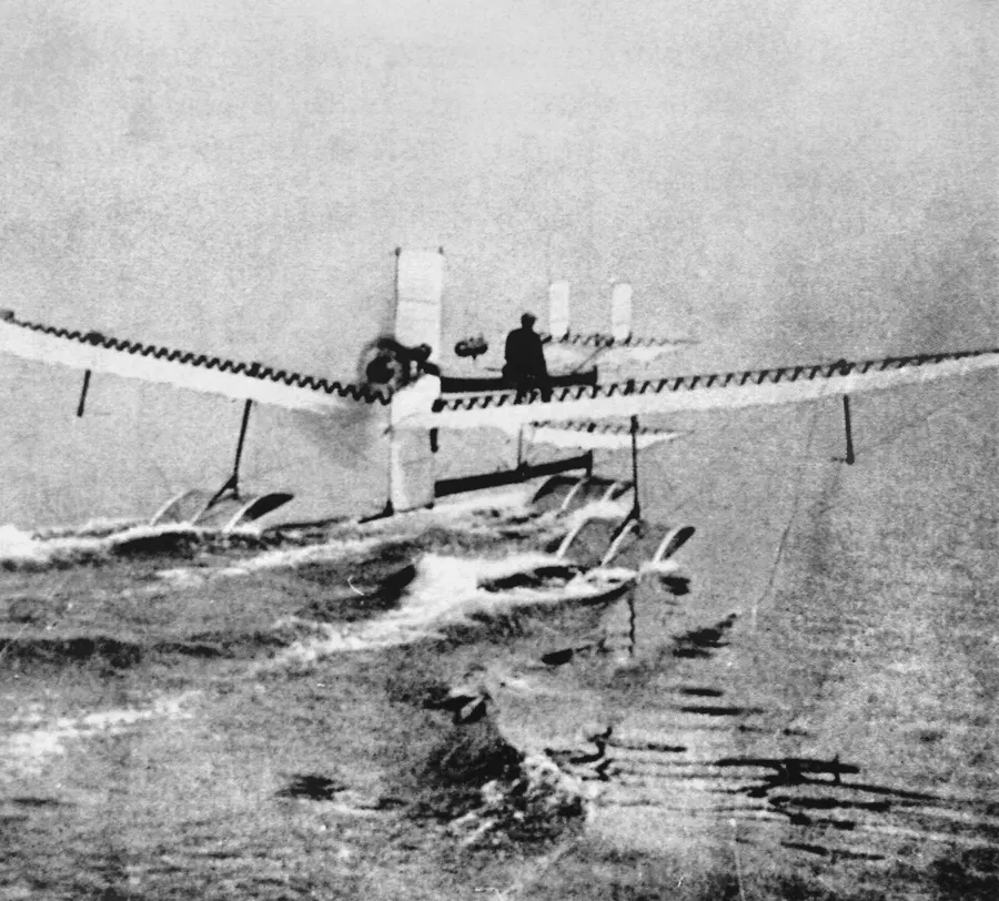Henri Fabre flying his seaplane, 28 March 1910.