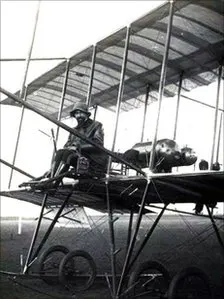 Giulio Gavotti on a Farman biplane in Rome, 1910.