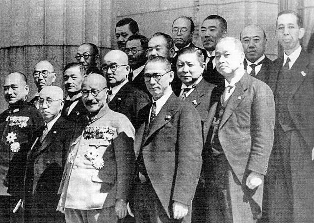Tōjō, in uniform at the front, with the ministers of his cabinet when it took office in October 1941