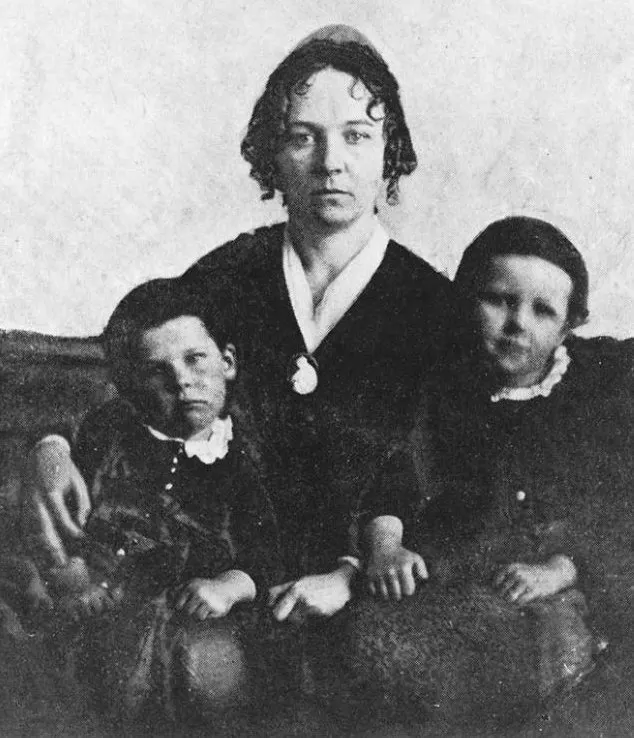 Elizabeth Cady Stanton with her sons Daniel and Henry in 1848, the year of the Seneca Falls convention