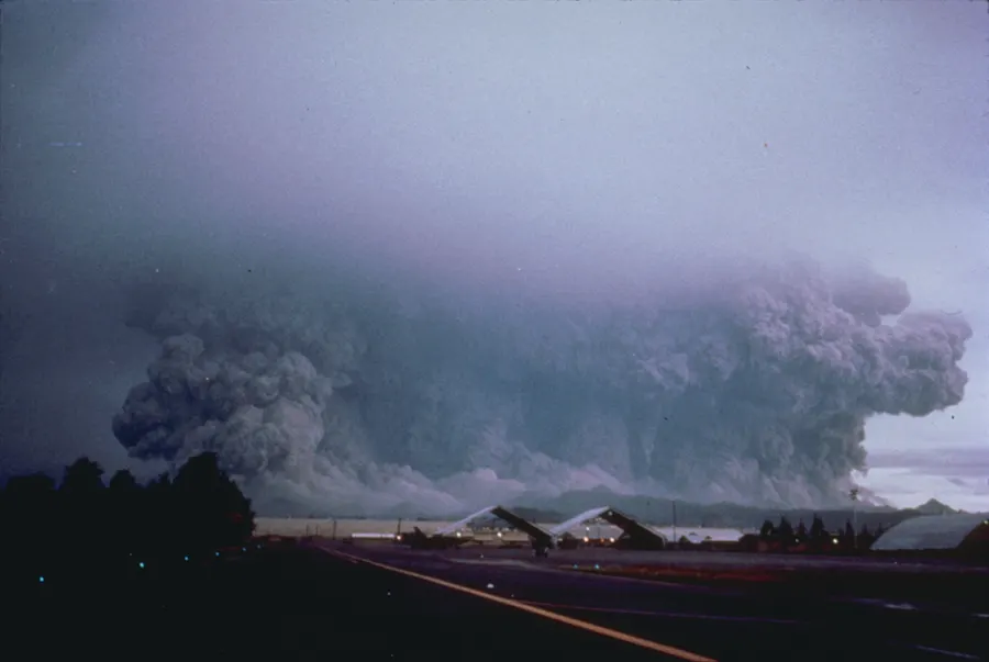 The eruption cloud of Mount Pinatubo seen from Clark Air Base, June 1991