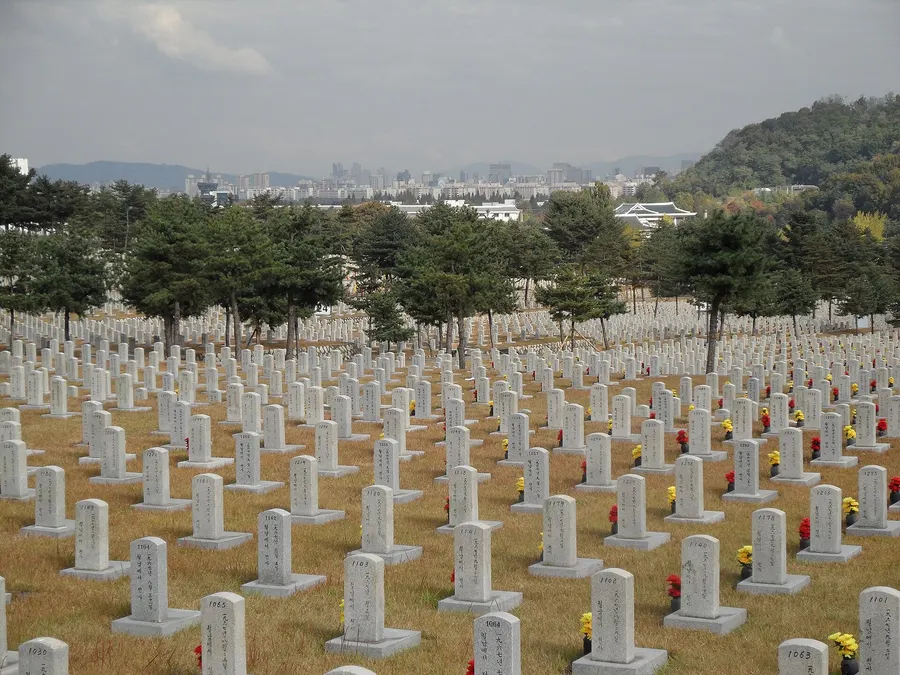 Rows of graves at the Seoul National Cemetery