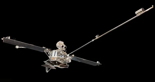 A Mariner 10 test spacecraft in the Smithsonian's National Air and Space Museum.