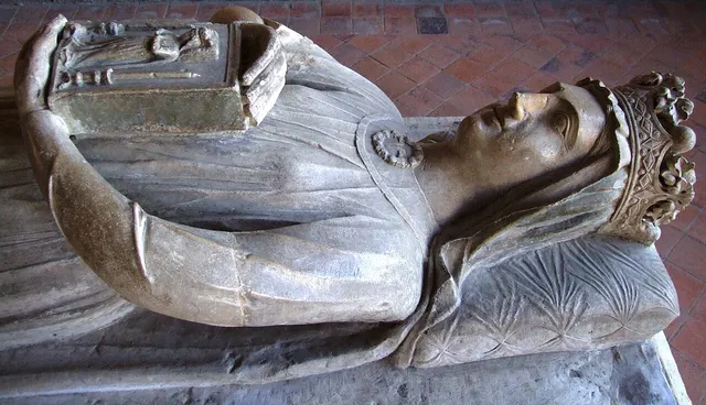 The tomb effigy of Berengaria of Navarre at L'Épau Abbey, near Le Mans.