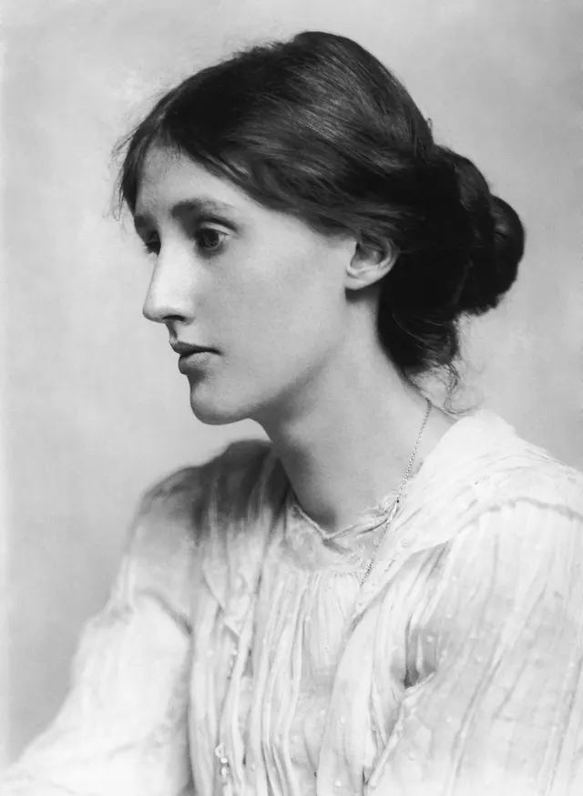 Portrait photograph of the novelist Virginia Woolf