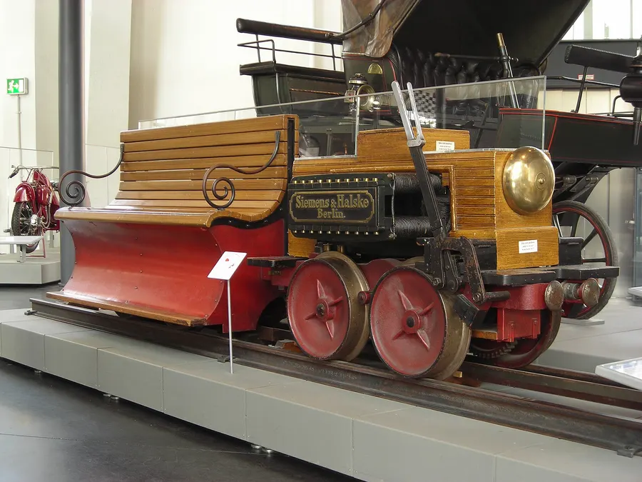 The small electric locomotive built by Siemens & Halske in 1879