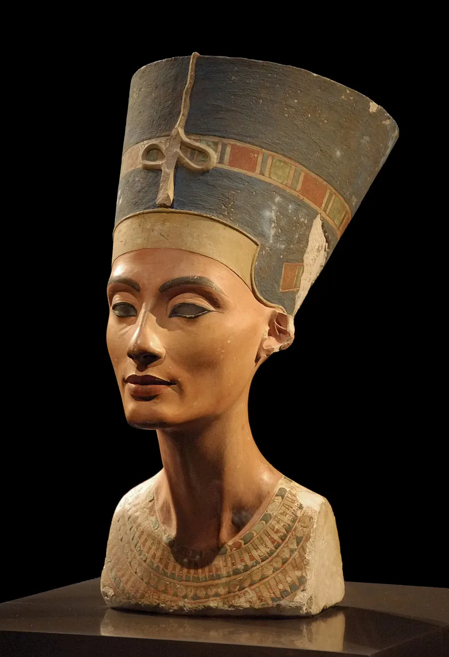 The bust of Nefertiti in the Neues Museum, Berlin.