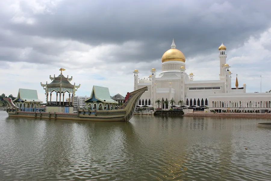 The Omar Ali Saifuddien Mosque in Bandar Seri Begawan, the capital of Brunei.