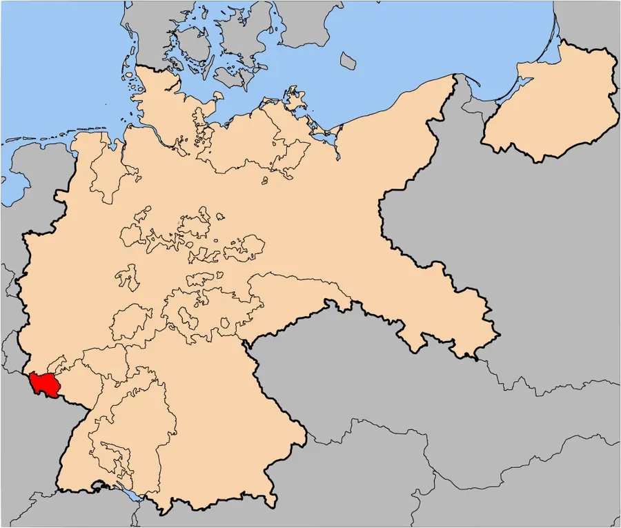 A map showing the Saar territory (red) on Germany's western border.