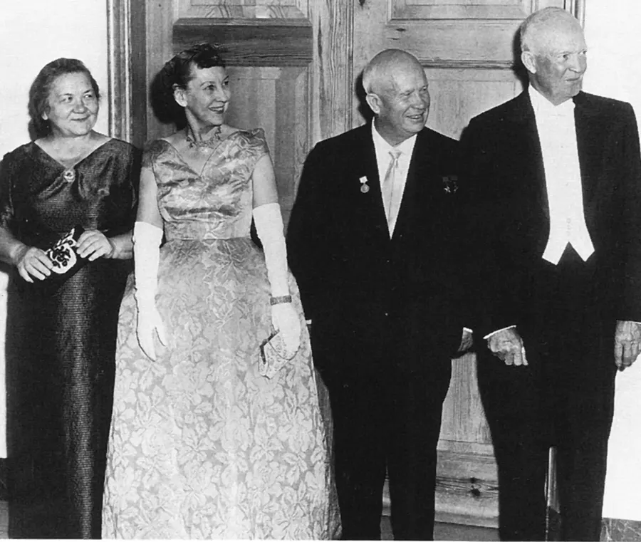 Nina Khrushcheva, Mamie Eisenhower, Nikita Khrushchev and President Dwight Eisenhower at a state dinner during the visit in September 1959