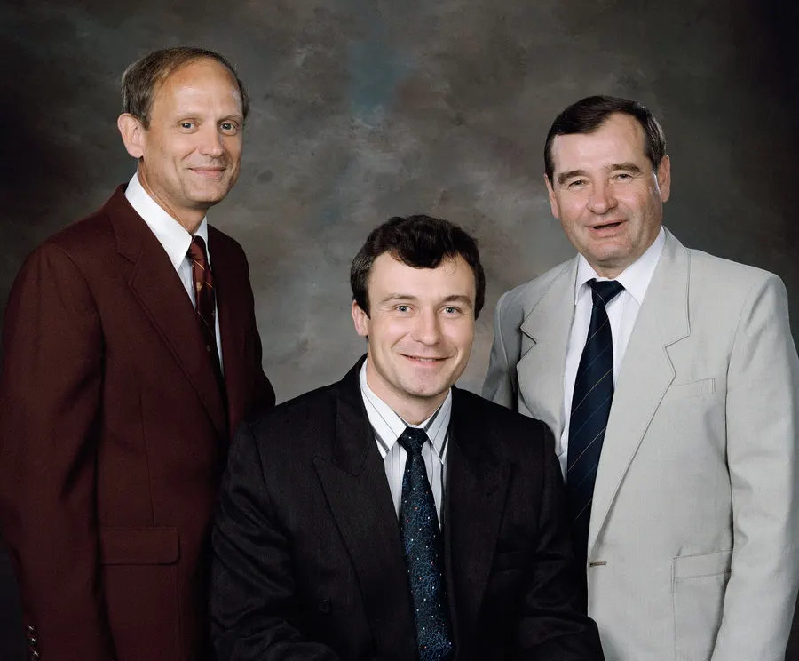 The Soyuz TM-21 crew in 1994: Norman Thagard, Vladimir Dezhurov and Gennady Strekalov.