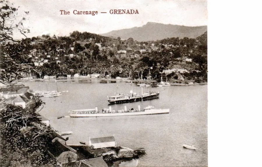 The Carenage, the harbour of St George's, Grenada, on a postcard published around 1906.