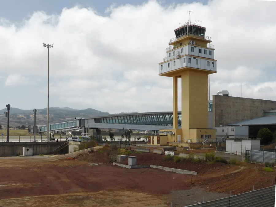 The control tower at Tenerife North (Los Rodeos) airport, 2013.