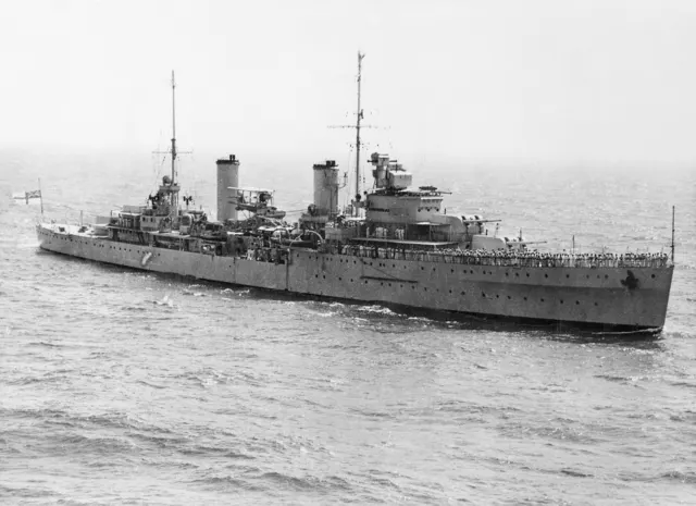 HMAS Sydney at sea in 1940.