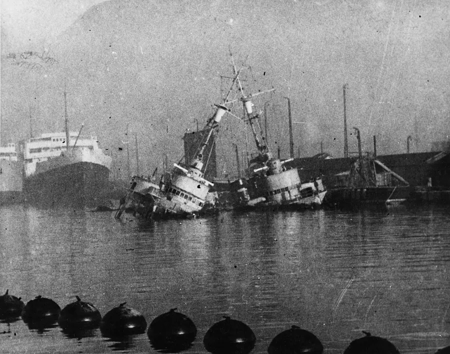 The destroyers Vauquelin and Kersaint scuttled at Toulon, 27 November 1942.