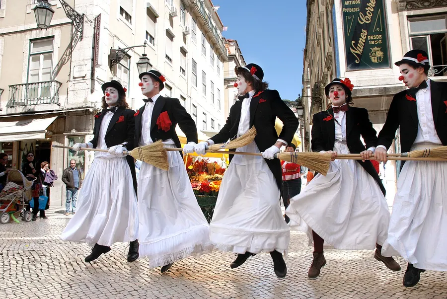 Street performers celebrating World Theatre Day in Lisbon, 27 March 2010.